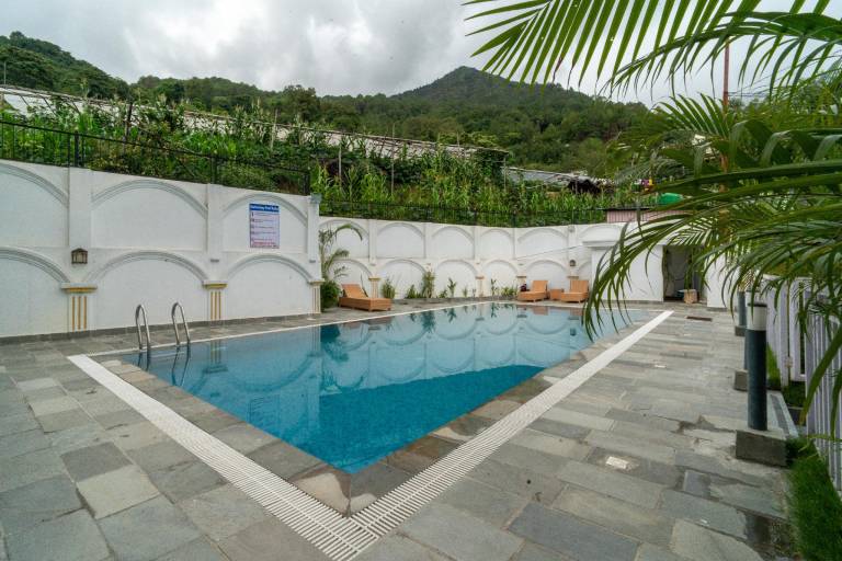 Big holiday apartment with yard, pool & BBQ | Perfect for remote work | Pets allowed — photo 3