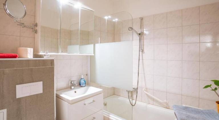 Pleasant holiday apartment with pool | Pets allowed — photo 2