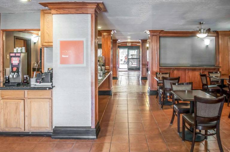 Comfort Suites Albuquerque/North Journal Center — photo 3