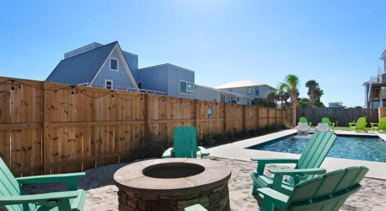 House with pool | Beach nearby | Pet-friendly — photo 5