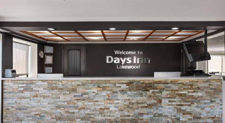 Days Inn by Wyndham Lakewood South Tacoma — photo 2