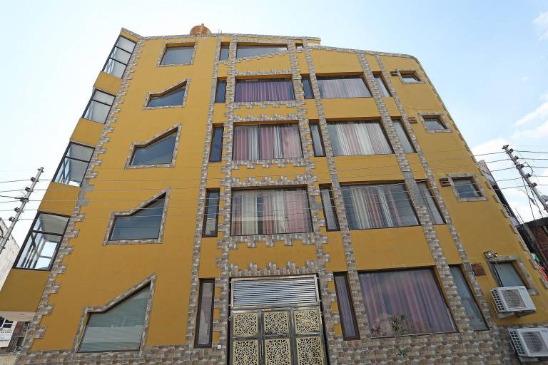 Hotel O Sector 93 Noida Formerly Grand Empire