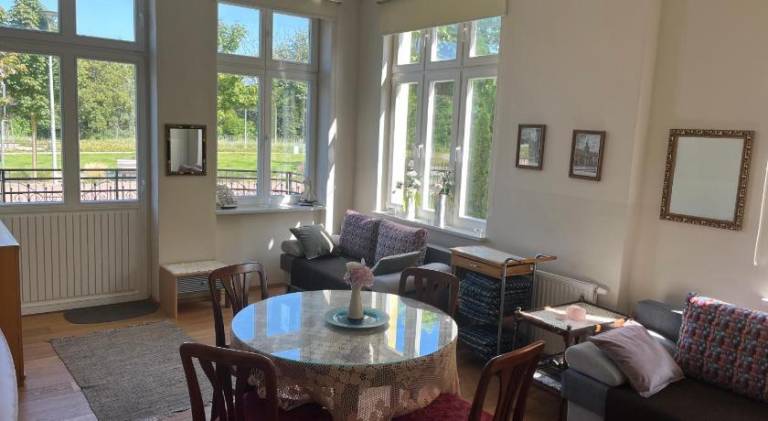 Rental apartment with patio — photo 2