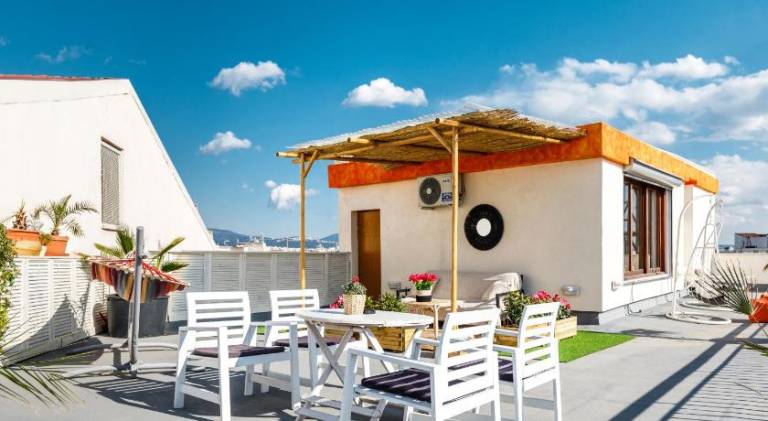 Apartment with terrace | Close to Church of Agios Demetrios | Pet-friendly in Thessaloniki