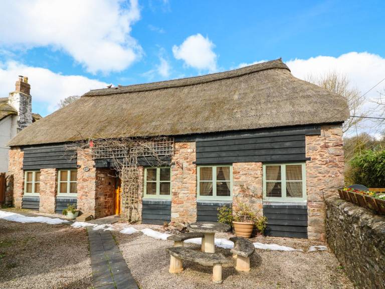 Cottage with barbecue & garden | Beach view — photo 3