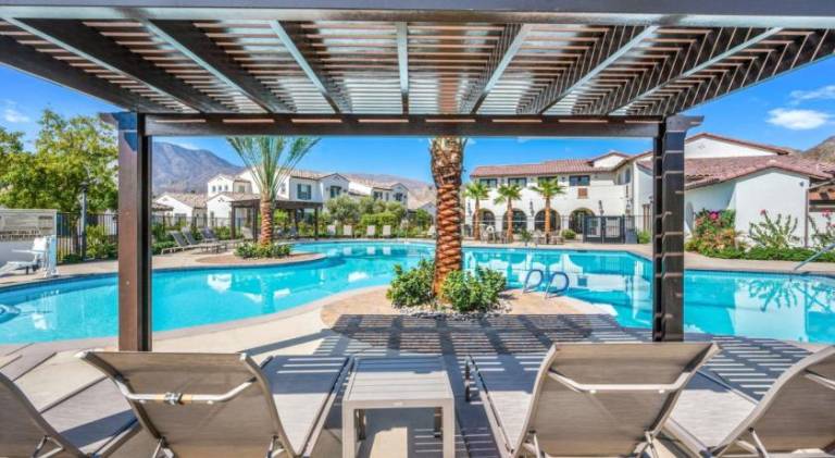 Fully equipped vacation home with garden, hot tub & private pool | Perfect for remote work | Pets allowed — photo 4