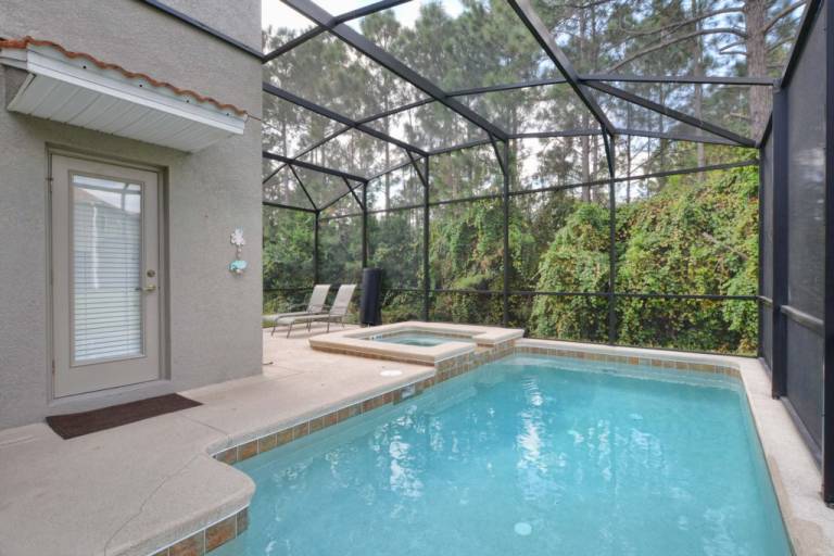Child-friendly ample house with jacuzzi, sauna & BBQ | Suitable for remote work | Pets allowed in Osceola, FL