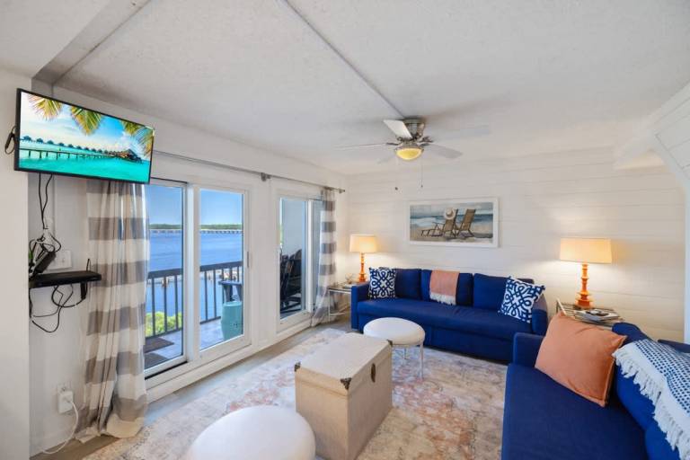 Pinnacle Port 304A Spectacular Ocean & Lake View