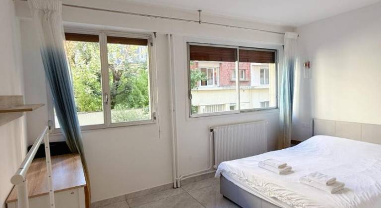 Elegant and Comfortable Studio Jouvenet in Suresnes