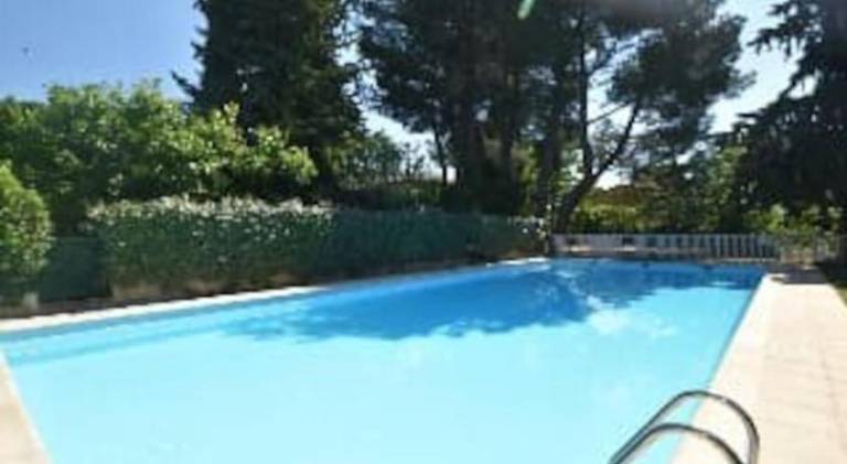Rental apartment with terrace, private pool & garden — photo 2