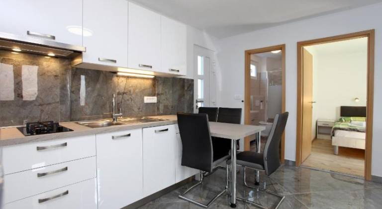 Charming rental apartment with garden, terrace & barbeque | Pet-friendly — photo 3