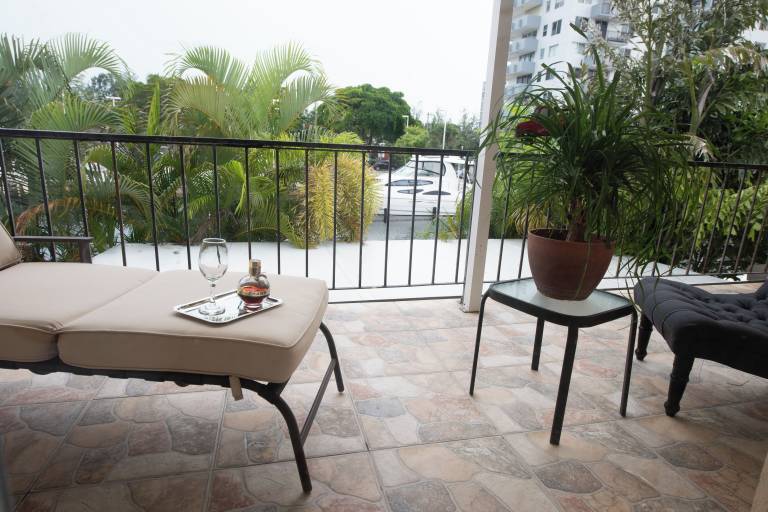 Hus North Miami Beach
