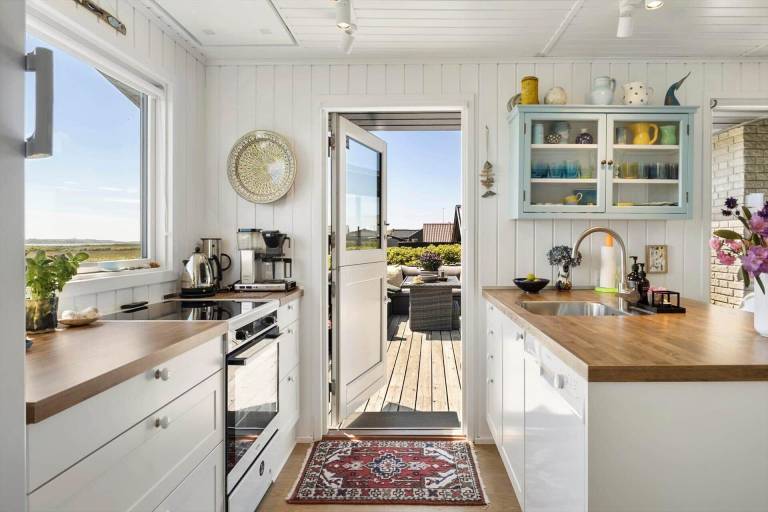 Fully equipped house with BBQ & terrace | Lake view | Beach nearby | Pets allowed — photo 2