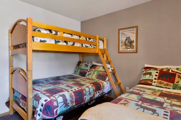 Cabin with barbecue, jacuzzi & terrace | Mountain view — photo 2