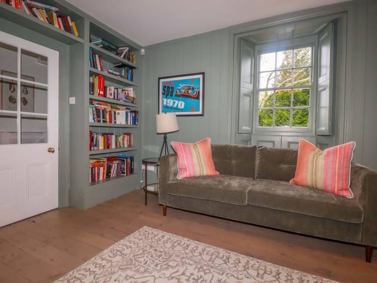 Family-friendly cottage with grill & yard | Beach view | Dogs allowed — photo 3