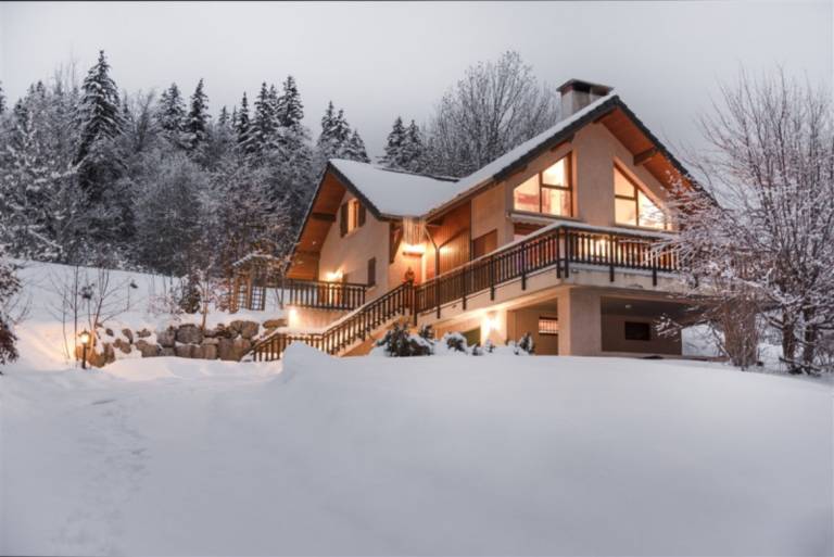 Chalet "L'Orée Du Bois" with Mountain Views, Private Terrace and Wi-Fi in Autrans-Meaudre-en-Vercors