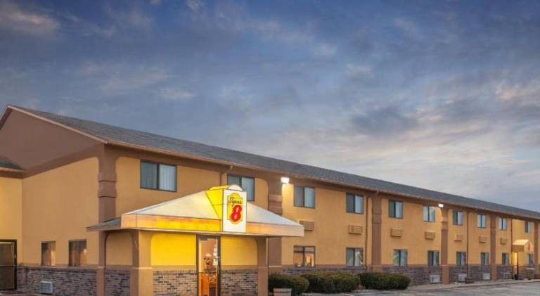 Super 8 By Wyndham Muscatine — photo 5