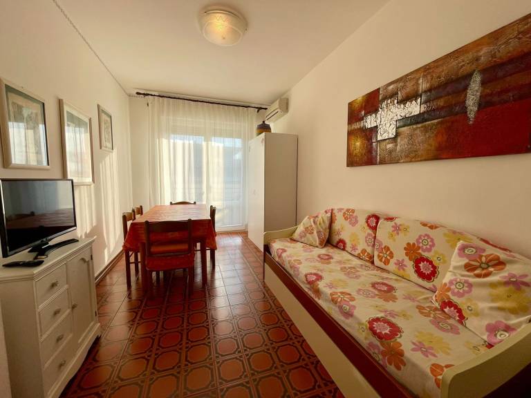 Apartment with pool | City view — photo 2