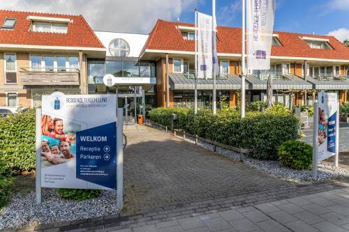 Resort  Midsland