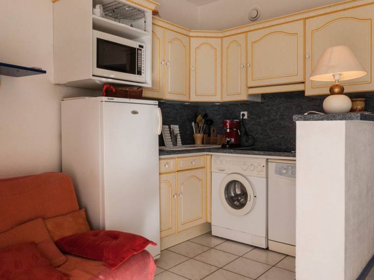 Studio with 1 room for 4 persons — photo 3