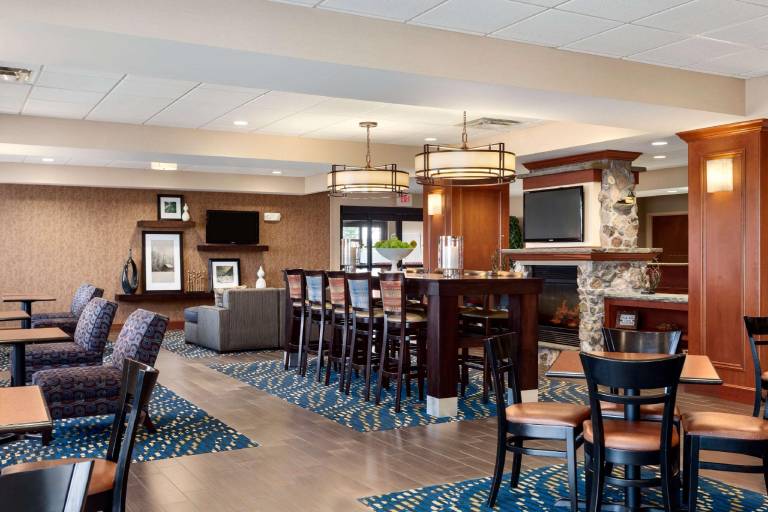 Hampton Inn Watertown — photo 3
