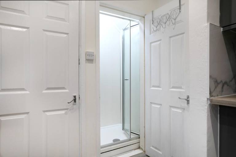 Nottingham Top Serviced Home (Chayil Experts) — photo 3