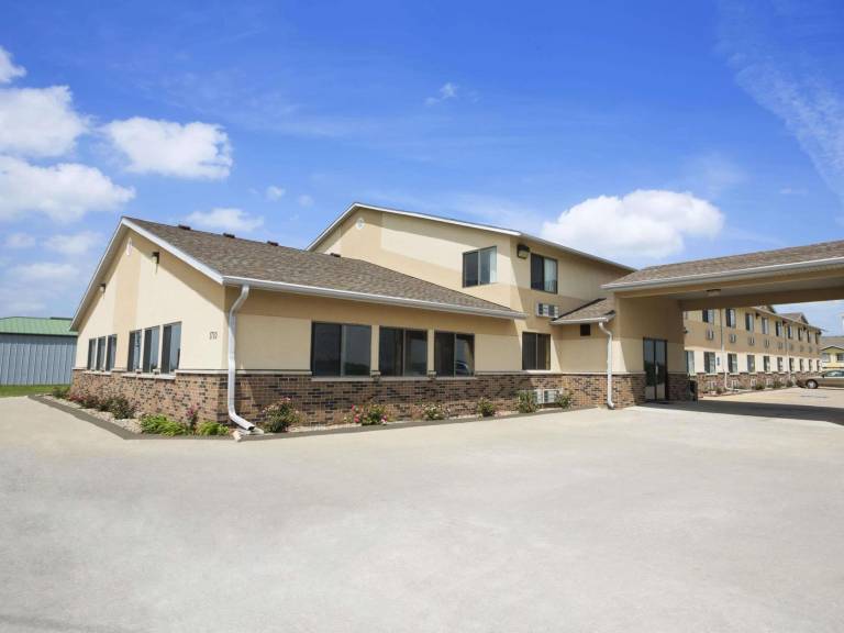 Super 8 By Wyndham Cameron in Cameron, MO