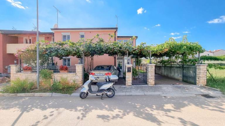 Dog-friendly apartment with private balcony, washing machine, air conditioning, WiFi — photo 3