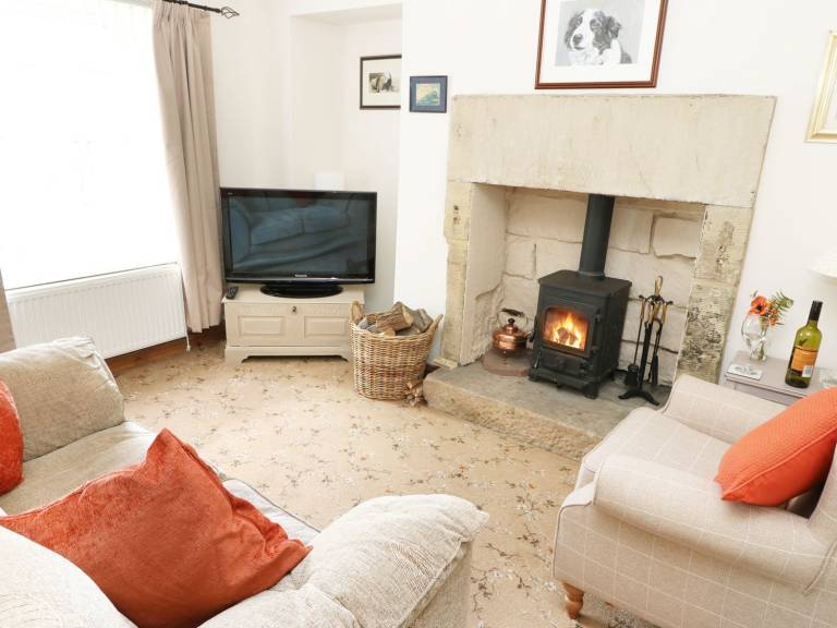 Family-friendly lovely cottage with yard | Pets allowed — photo 4