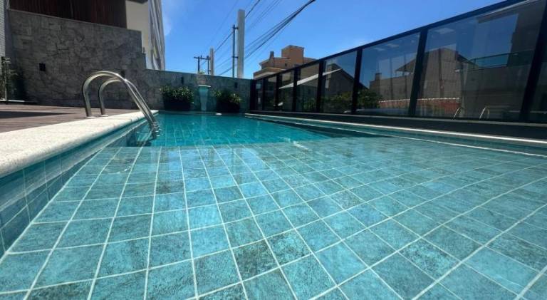 Mirante do Oceano hospedaria a 70 metros da praia, com piscina aquecida, sala de jogos, academia e e in Bombinhas