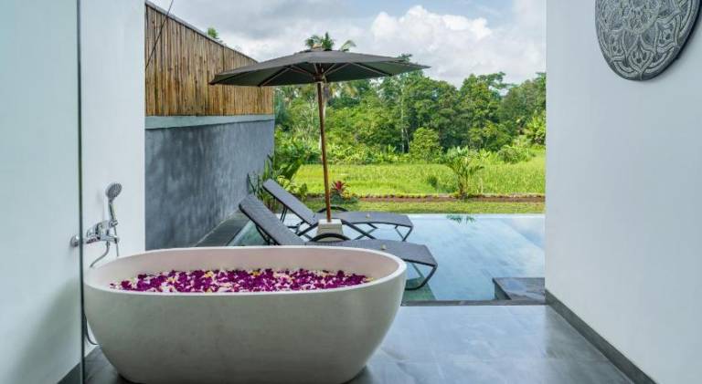 Villa with pool | Pet-friendly — photo 3