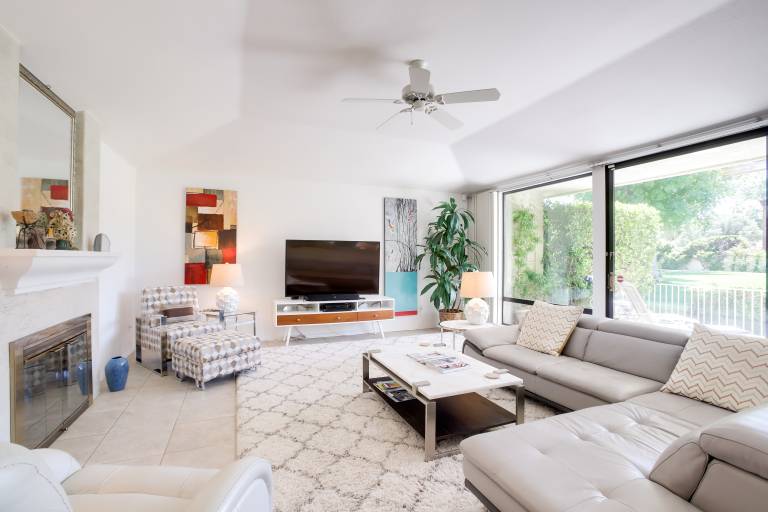 Sunny Palm Springs Haven: Fenced Patio, 6 Pools! — photo 5