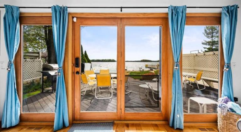 Traverse City Lake Front Luxury Getaway — photo 3