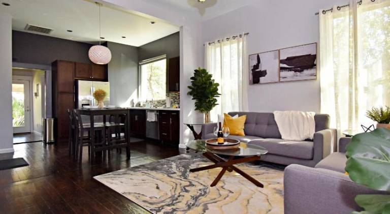 Fully equipped lovely house with hot tub & patio | Suitable for remote work | Pet-friendly — photo 2