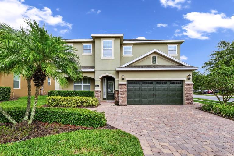 Family-oriented spacious vacation home with private pool | Pets allowed — photo 2