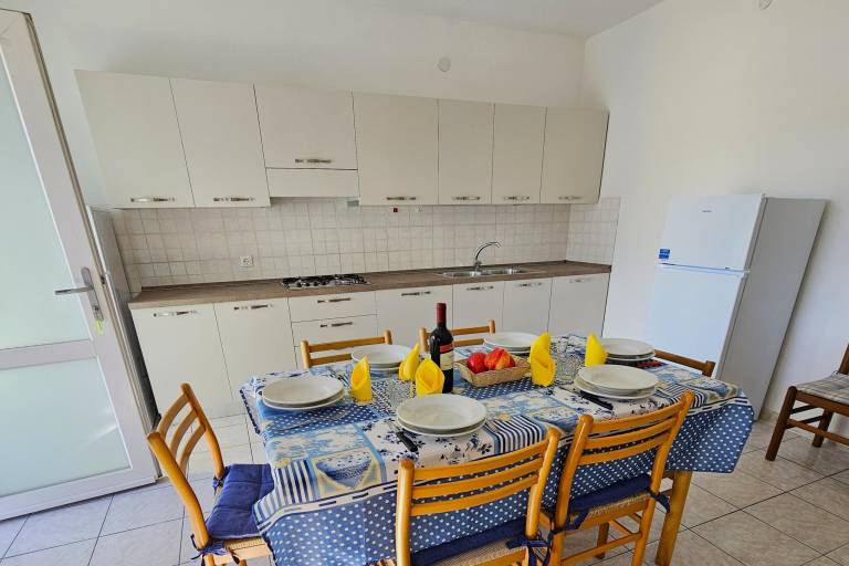 Holiday apartment with patio — photo 5