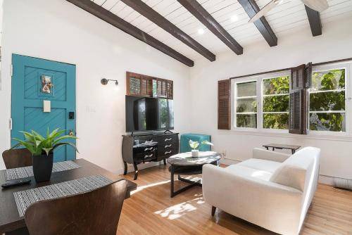 Apartment Beverly Hills