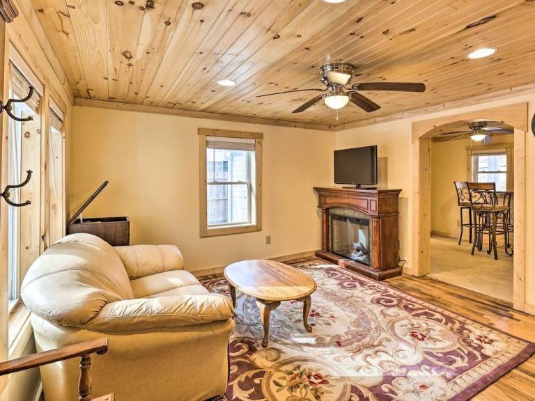 Cabin  Boone