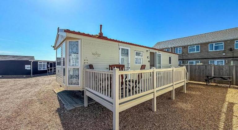 6 Berth Caravan For Hire At Lees Caravan Park In Hunstanton Ref 13006L in Hunstanton