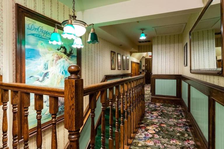 Saddleback Inn at Lake Arrowhead — photo 4