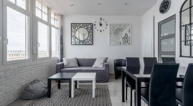 Apartment with terrace — photo 2