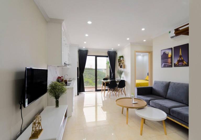 MON HOMESTAY HA LONG- VIEW SEA & SUNWHEEL in Ha Long