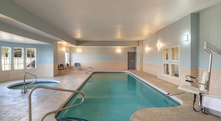 La Quinta Inn & Suites by Wyndham Tucumcari — photo 4