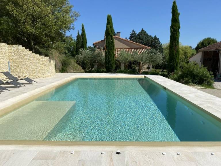 Gite with grill, pool & patio — photo 5
