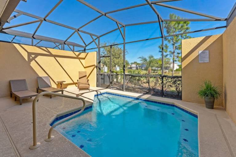 Vacation home with heated pool & jacuzzi in Cham
