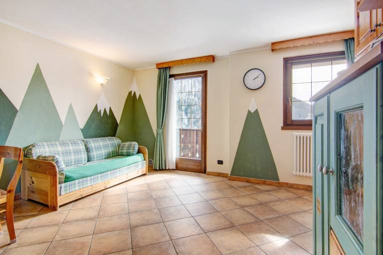 Family-friendly aparthotel with patio | Mountain view | Pets are welcome — photo 2