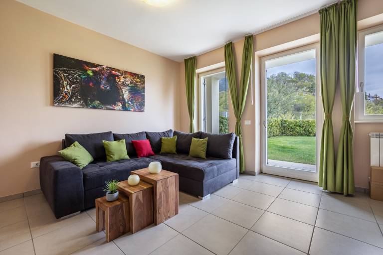 Apartment 'Residence La Villa Principe' with Garden, Pool & Wi-Fi in Tignale