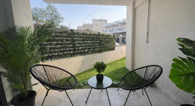 Wonderful apartment with yard | Pets are welcome in Athens
