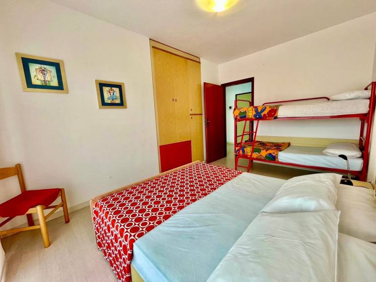 Family-oriented wonderful apartment with pool | Pool view | Next to the beach | Pets allowed — photo 5