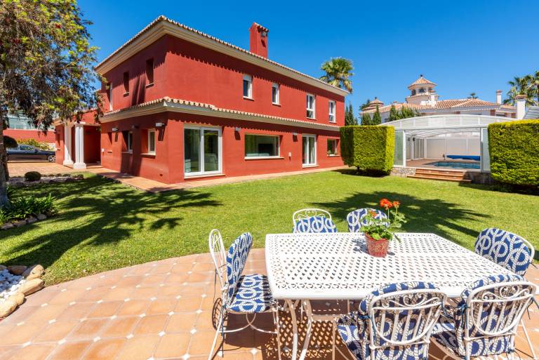Villa 'Ohana 1 Luxury Villa' near Beach with Heated Pool, Terrace & Wi-Fi in Torremolinos